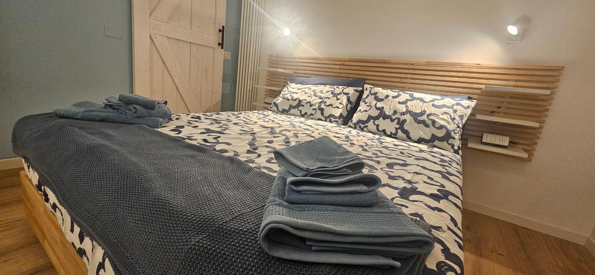 Holiday Home 佩萨罗 外观 照片